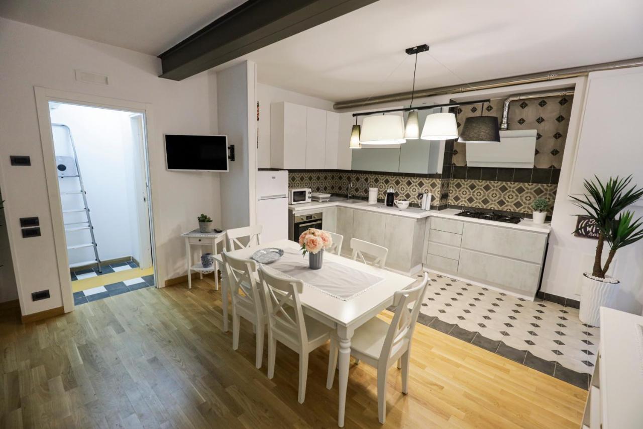 Happy House 31 Apartment Наполи Екстериор снимка